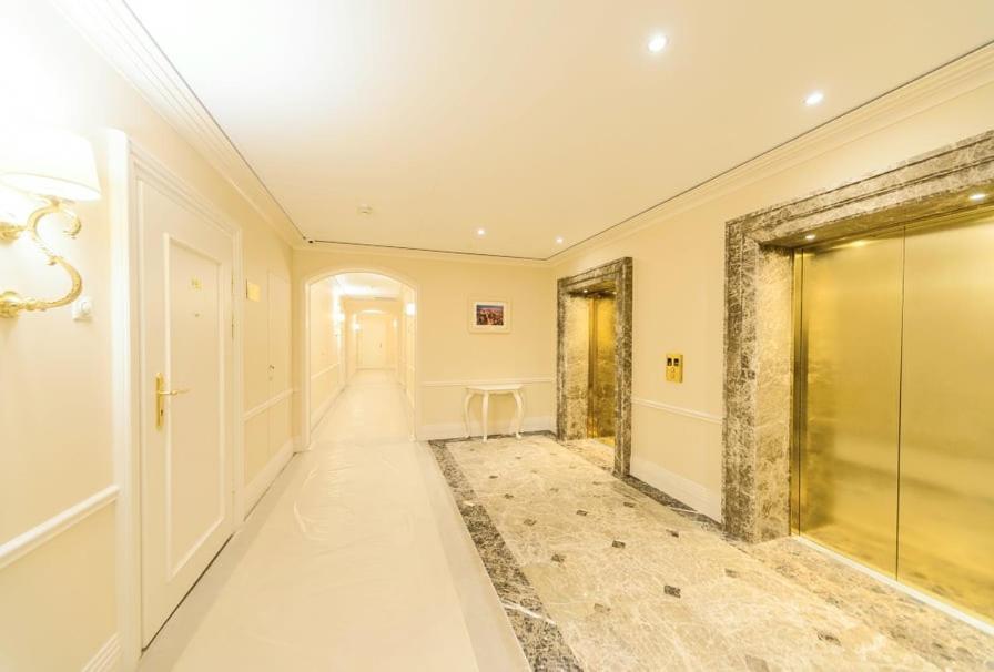 1 Room 60M2 Center Of Obolon Near River Side. 11 Floor Kiev Exteriör bild