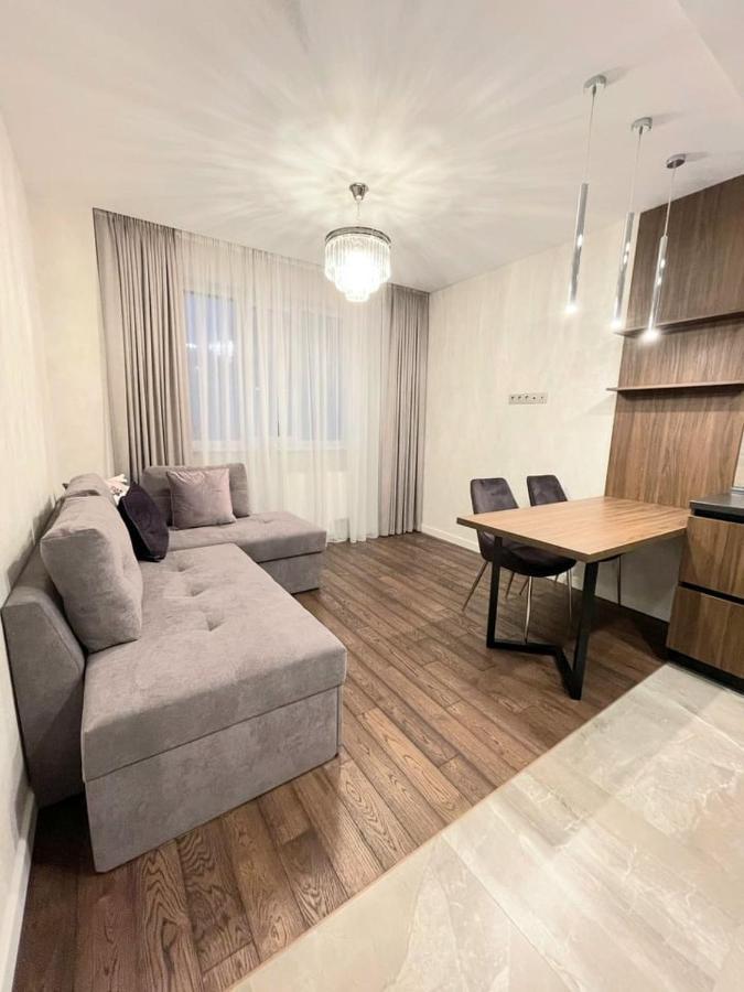 1 Room 60M2 Center Of Obolon Near River Side. 11 Floor Kiev Exteriör bild